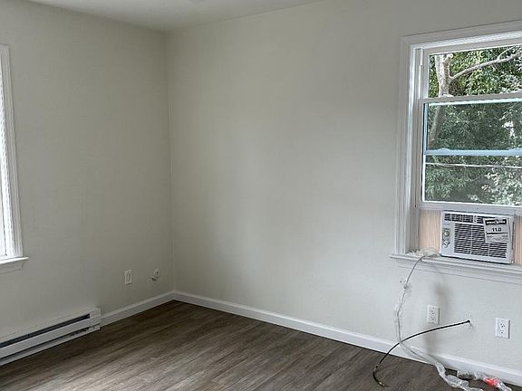 4th image of 1820 Parkview Ave #A