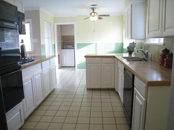 5th image of 433 Sheridan Dr