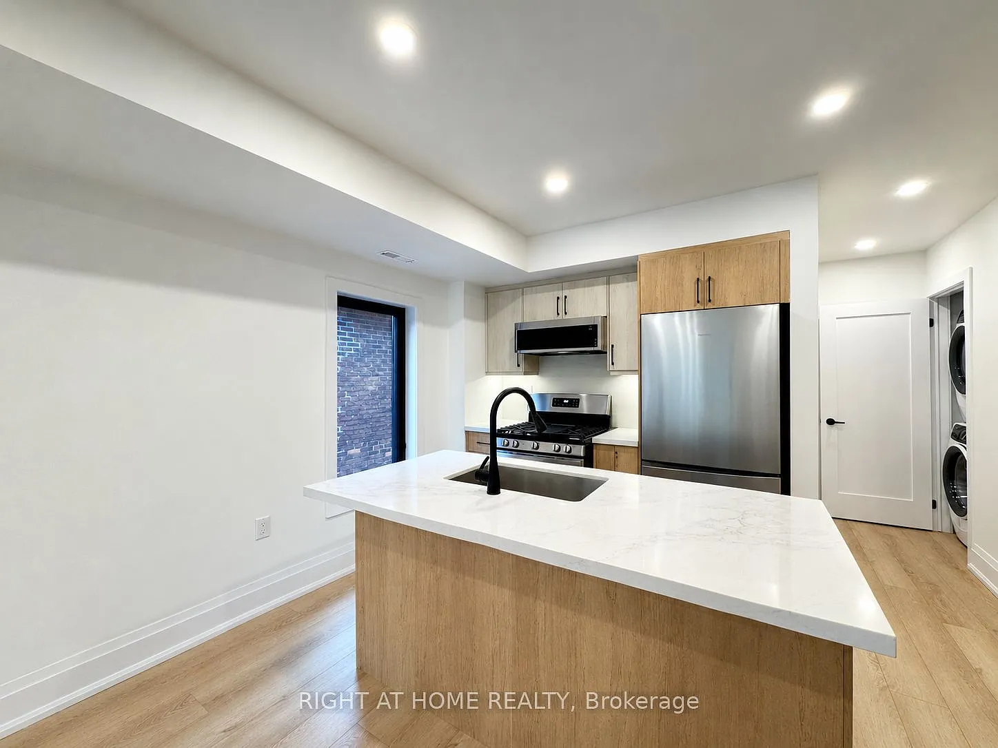 3 bed, $3,300 — Photo 4