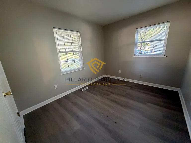 4441 N Vinewood Ave — Photo 19