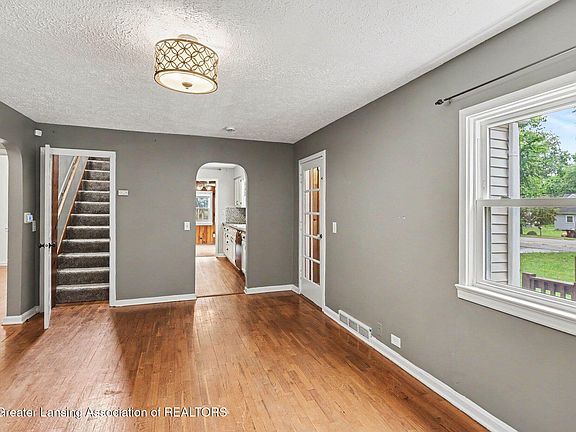 5th image of 2801 N Aurelius Rd