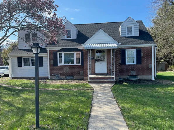 41 Locust Ave #2, Emerson, NJ 07630