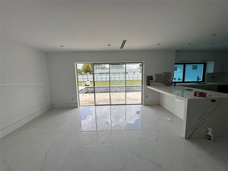 444 NW 21st St — Photo 13