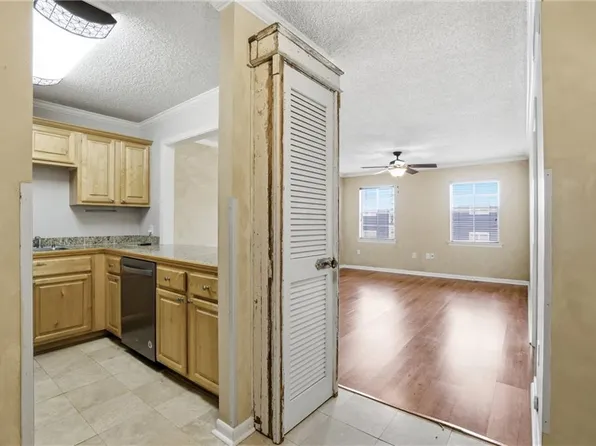 4735 Government St APT 215, Baton Rouge, LA 70806