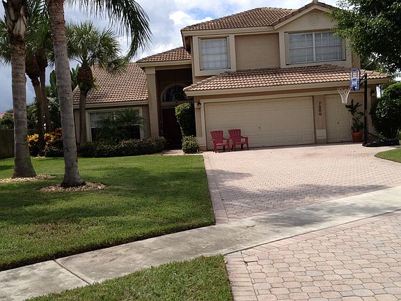 Nice spacious driveway.