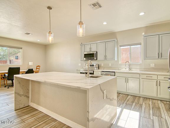 3rd image of 3304 E Elida St