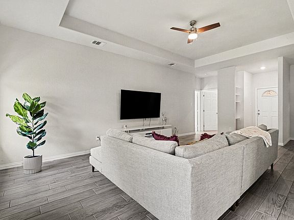 4th image of 8903 Eden Valley Ln