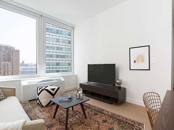 5th image of 180 Water St APT 1007