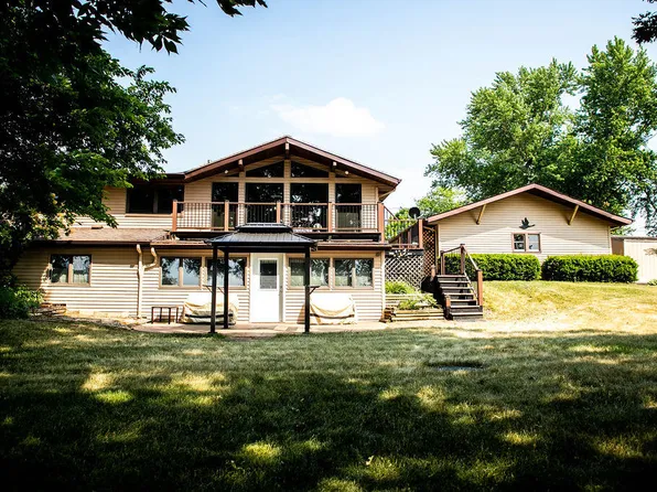 68796 Twilight St, Edwardsburg, MI 49112