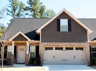 135 Lark Dr, West End, NC 27376