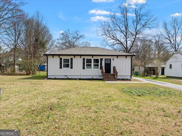 5068 Maple Dr, Forest Park, GA 30297