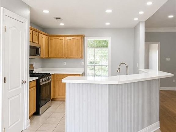 4th image of 440 Gainesway Dr