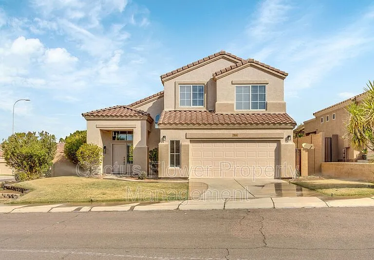 846 W Carob Dr — Photo 3