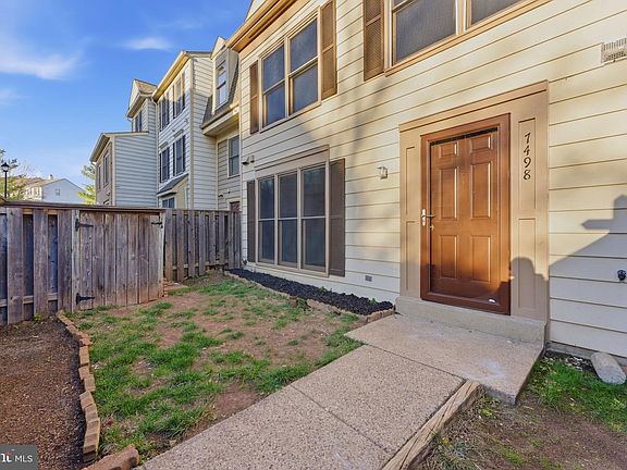 4th image of 7498 Tangier Way