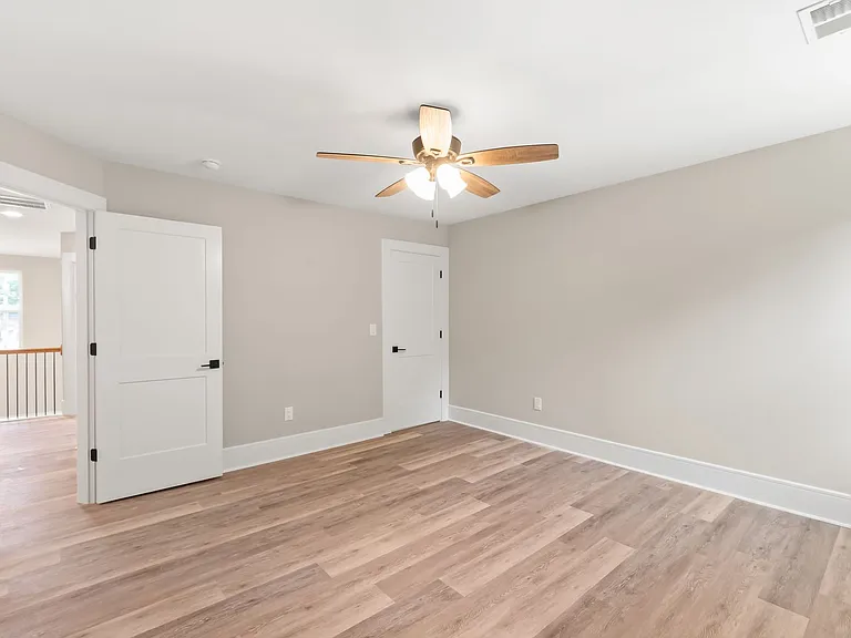 3905 Plainview Rd — Photo 44