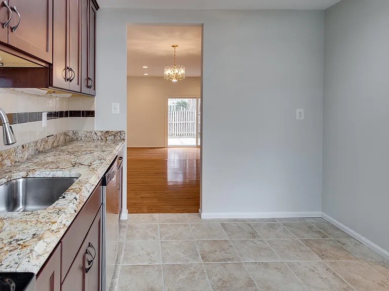 2961 Cashel Ln — Photo 5