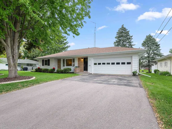 504 Walnut St, Beaver Dam, WI 53916
