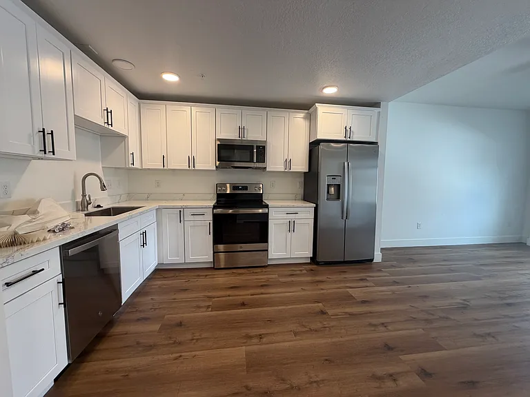 98 E Center St #211 — Photo 5