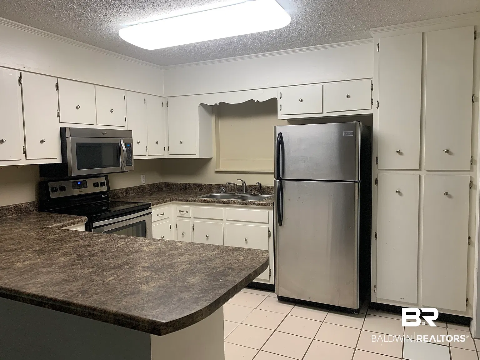 4 bed, 2.5 bath, 1980 sqft, $1,750 — Photo 3