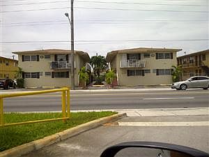 2nd image of 835 W 29th St APT 2