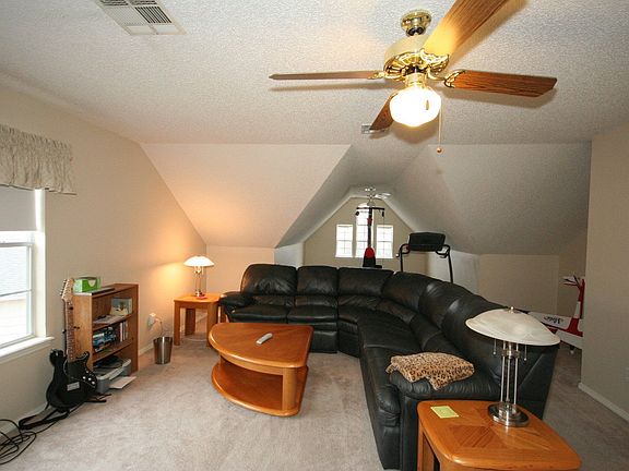 Huge game room also used as 4th bedroom