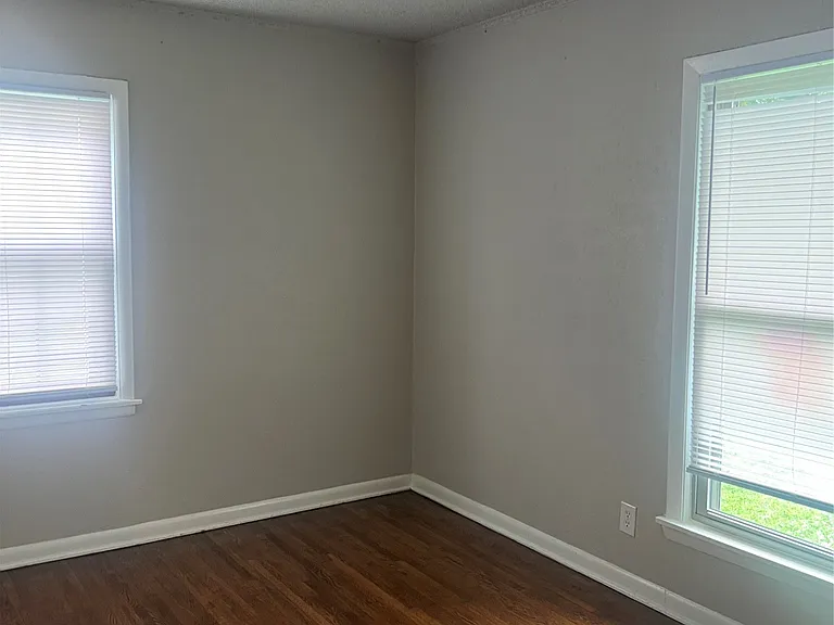 7330 E Newton St — Photo 7