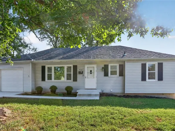 312 S Chester Ter, Olathe, KS 66061