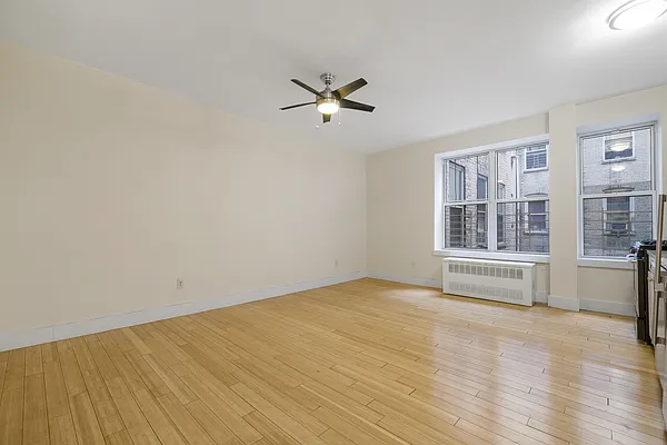 Rented by MNS | media 2