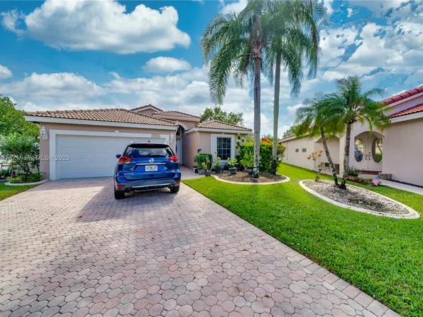 17606 SW 10th St, Pembroke Pines, FL 33029
