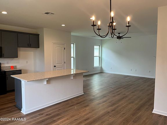 4th image of 313 Cainwood Ct