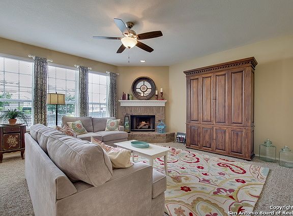 5th image of 105 Carmel Dr