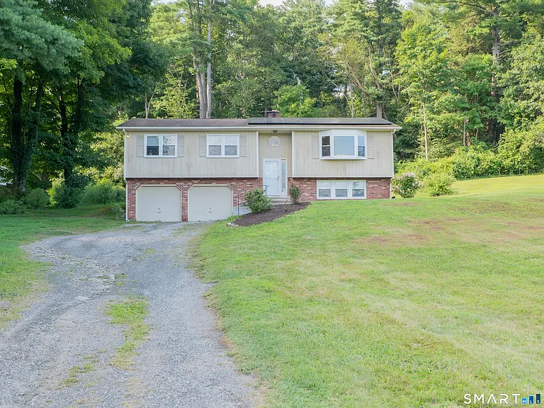 45 Riverside Rd — Photo 1