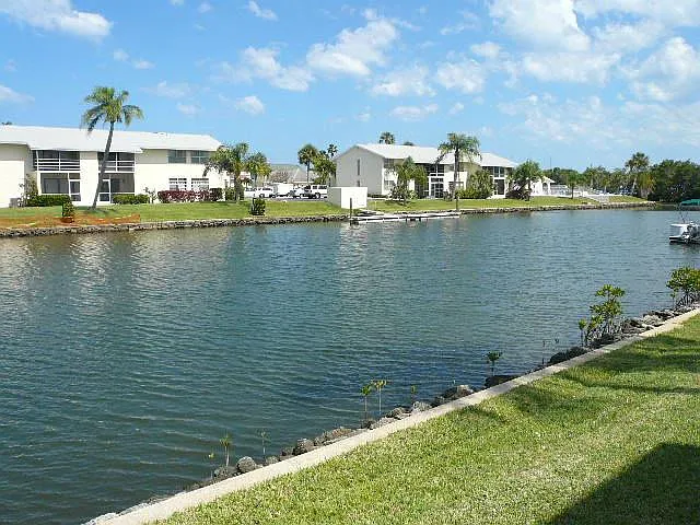 1860 Robalo Dr #105A — Photo 3