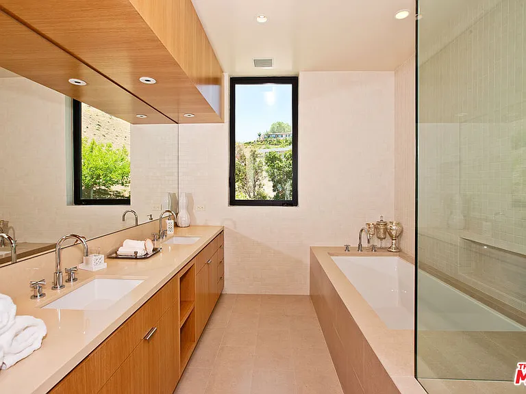 6228 Sycamore Meadows Dr — Photo 23