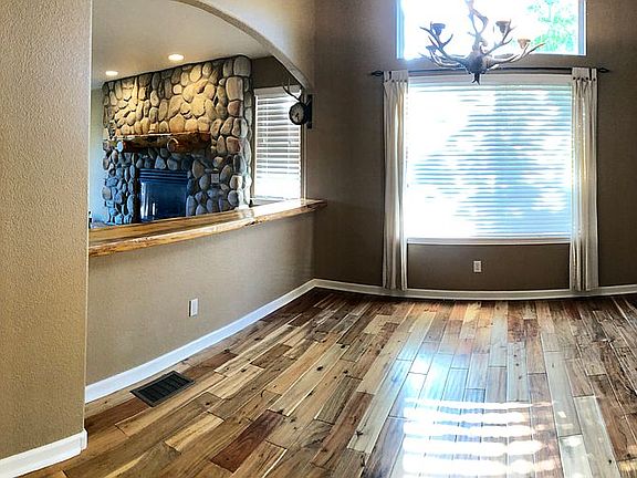 3rd image of 10515 Sunburst Ave
