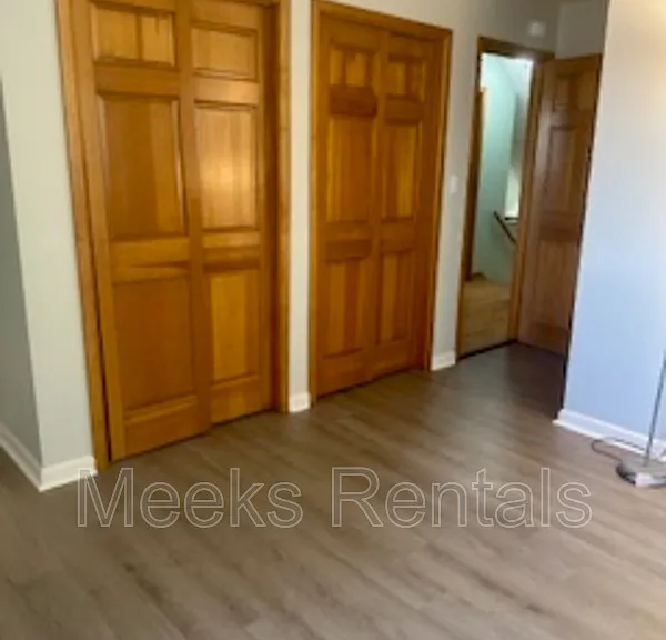 1118 Montrose Dr — Photo 16