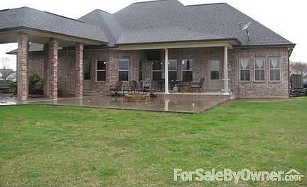 5th image of 227 Chateau Dr