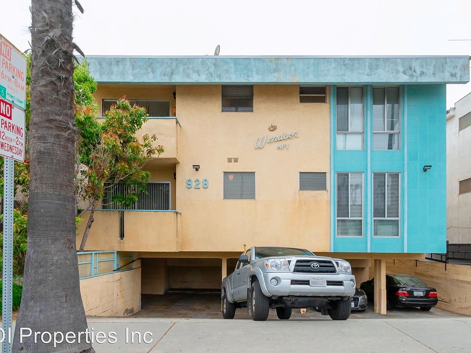 1st image of 928 4th St APT 04