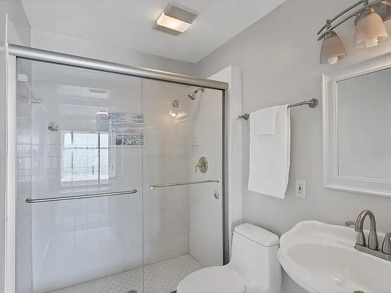 120 Sands Point Dr — Photo 23