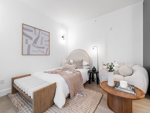 4th image of 1042 President St #7P