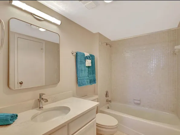 1357 NE Ocean Blvd 215, Stuart, FL 34996