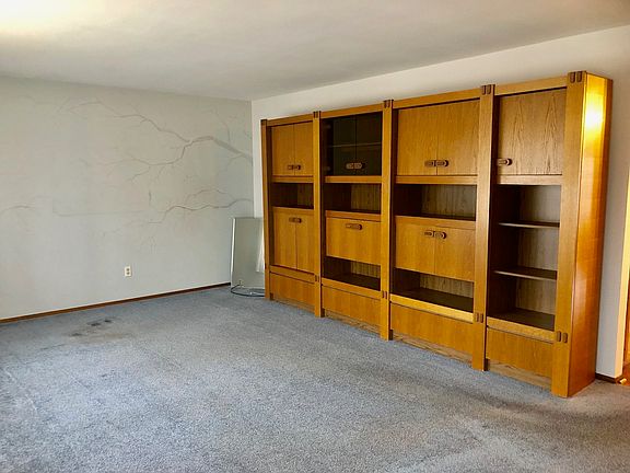 4th image of 340 Holdridge Ave