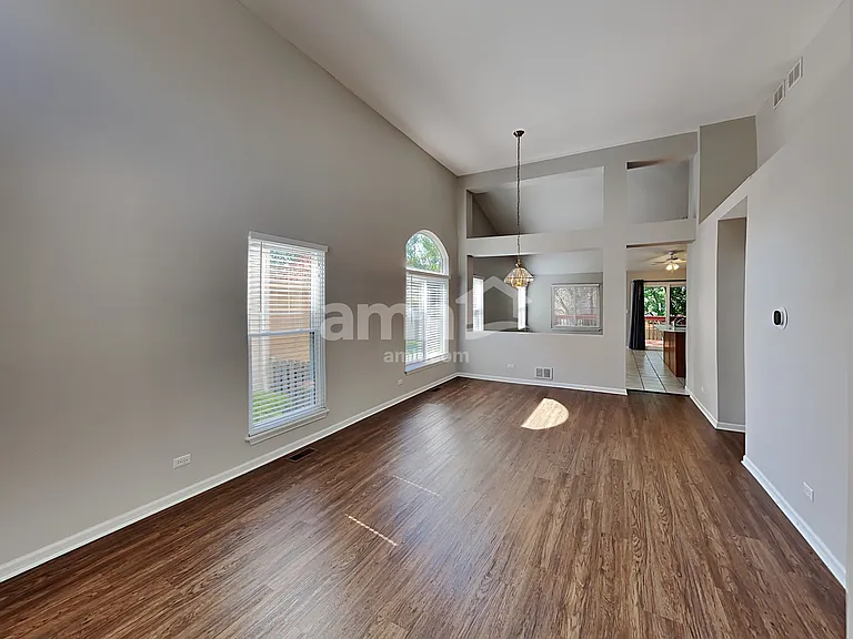 3131 Melbourne Ln — Photo 6