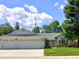 2867 Newbury Ln, Redding, CA 96002