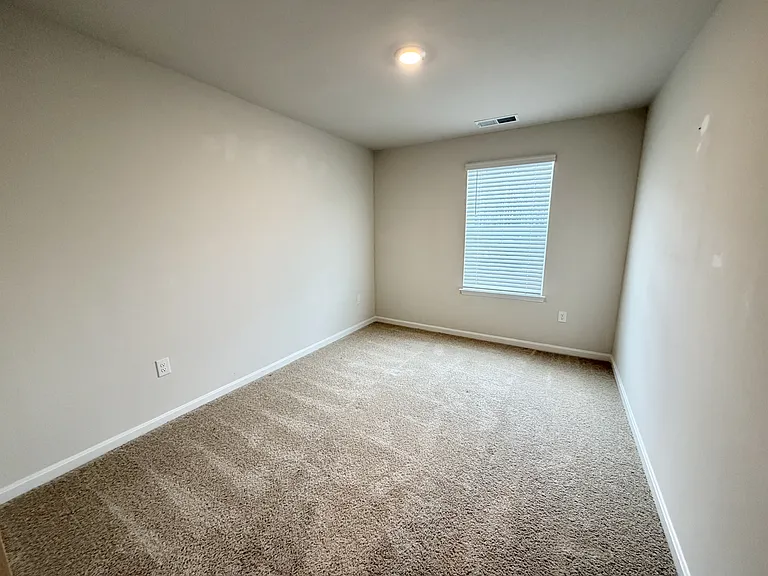 633 Currant Cir — Photo 28