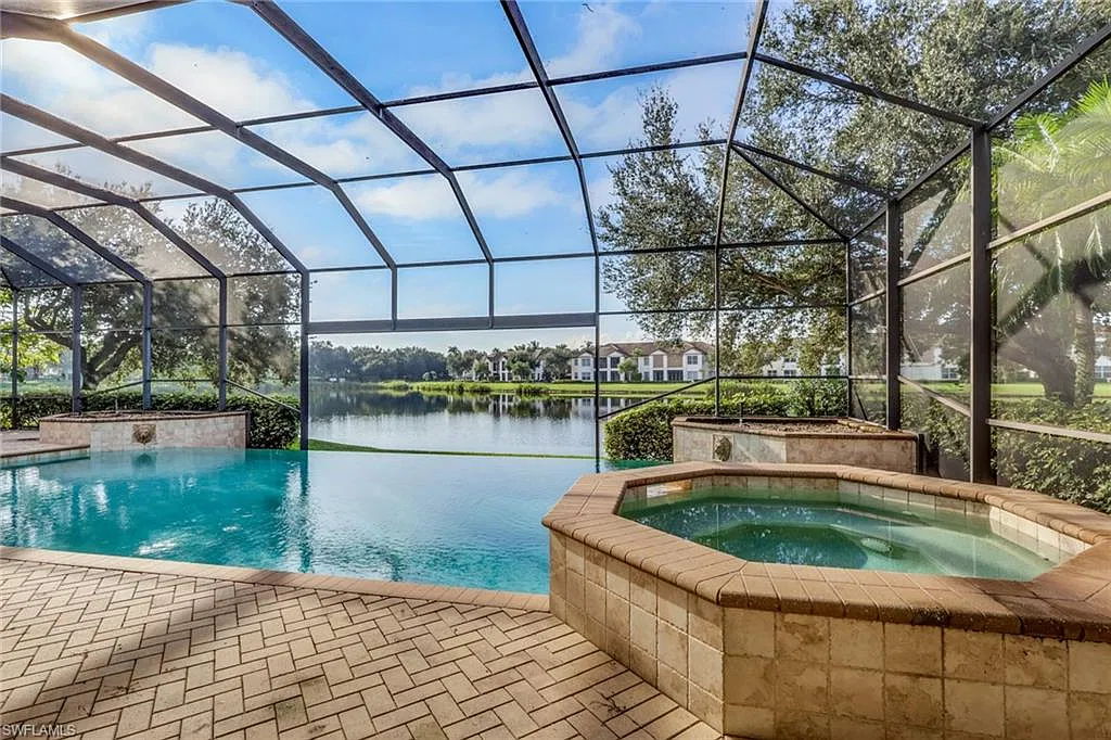 3 bed, 3.0 bath, 2876 sqft, $10,000 — Photo 2