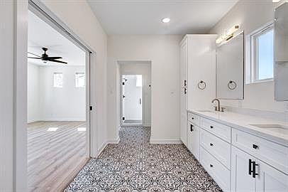 5th image of 367 Everest Ave #1