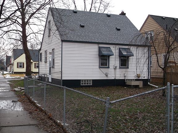 4th image of 18205 Harman St
