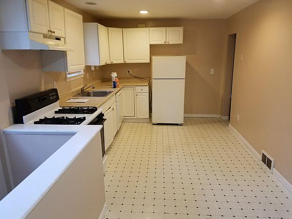 2nd image of 69 W Pearl Ave