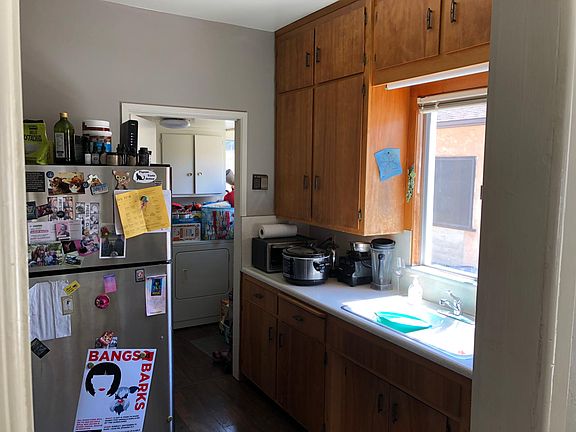 2nd image of 1001 Yale St